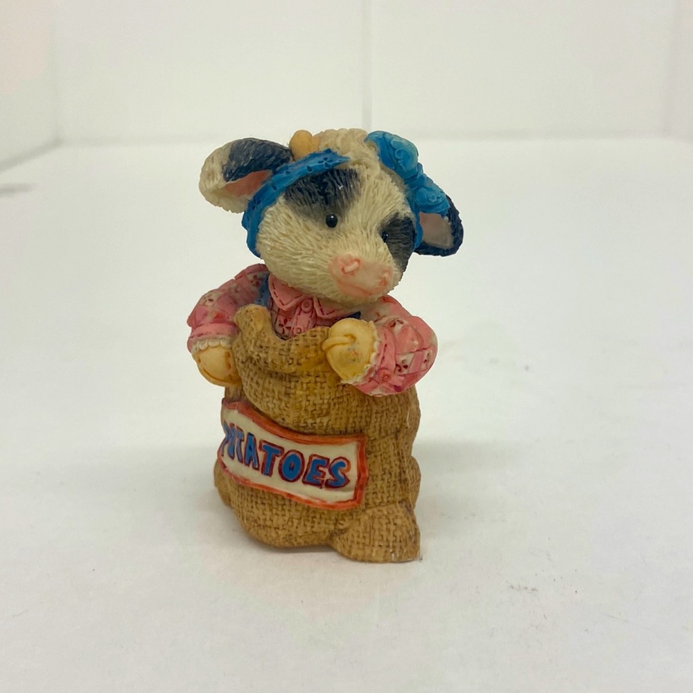 Enesco Original 1994 “Winning By A Country Mile”